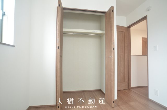 【洋室】 | 綾瀬市寺尾釜田２丁目　新築戸建て　全２棟【仲介手数料無料】 | 2階　洋室3（5.25帖）クローゼット