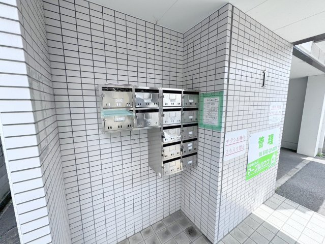 マキシム平城山のロビー