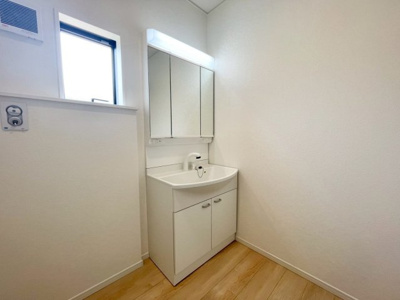 【独立洗面台】 | 潮来市日の出4号棟 | 施工例：ご見学はお気軽に0476-37-3888までお問合せ下さい！