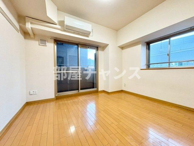 プレサンス名古屋城前の居間・リビング