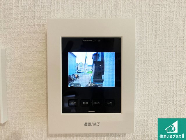 明石市魚住町西岡　新築一戸建ての防犯設備|カラーモニターインターホン！声だけでなく来訪者の姿や顔がモニターで確認できるので、小さなお子様がいらっしゃるご家庭でも安心できます！