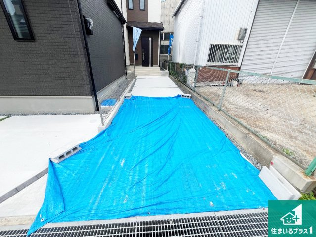 明石市魚住町西岡　新築一戸建ての駐車場|２台分の駐車スペース有り！急な来客でも安心です！

