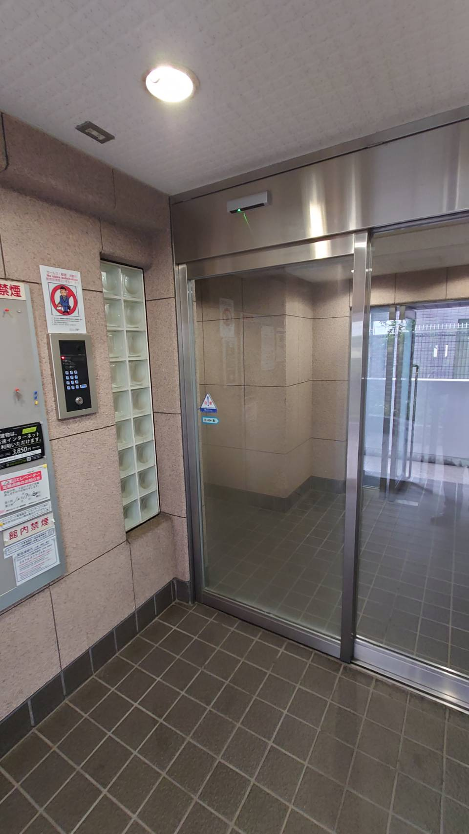 【エントランス】