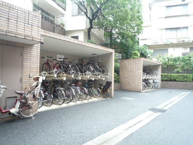 チュリス本郷菊坂の駐輪場|駐輪場