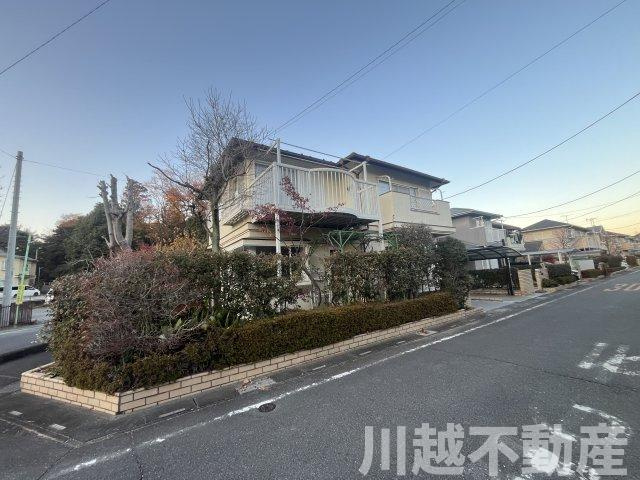 プライベートガーデンとテラスのある家の外観|外観もきれいです