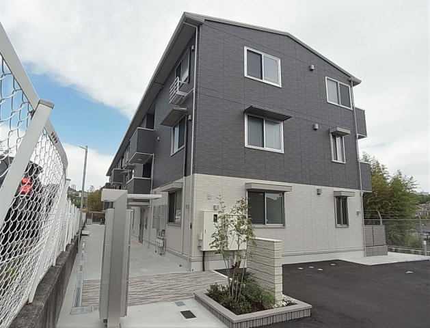 ラ・ヴェール鈴蘭の外観|閑静な住宅街に美麗アパート募集中