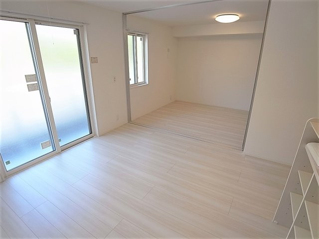 ラ・ヴェール鈴蘭の居間・リビング|広々使えるリビング、使い勝手の良い間取りです