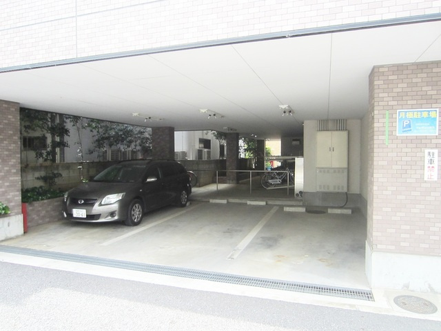 アビテ王子の駐車場|１Ｆ部分は駐車場です