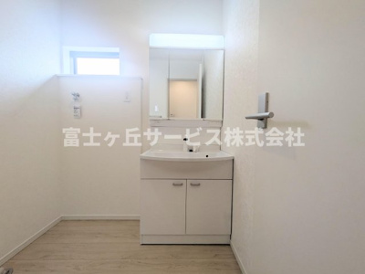 【独立洗面台】 | 浜松市中央区馬郡町 新築一戸建て 2号棟 | 独立洗面台です