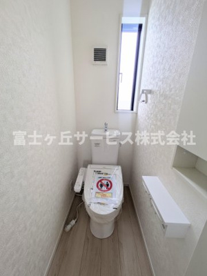 【トイレ】 | 浜松市中央区馬郡町 新築一戸建て 2号棟 | １F2F同タイプのトイレがあります