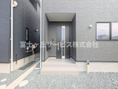 【エントランス】 | 浜松市中央区馬郡町 新築一戸建て 2号棟 | エントランスです