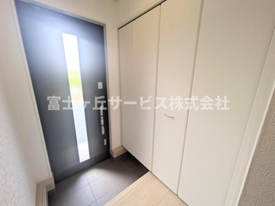 【玄関】 | 浜松市中央区馬郡町 新築一戸建て 2号棟 | 玄関です