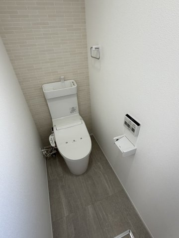 辰野町伊那富　中古住宅のトイレ