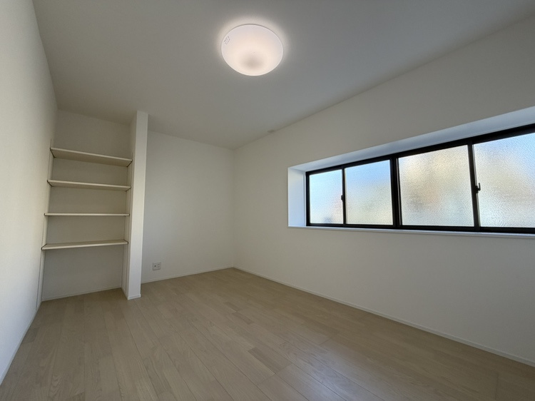 辰野町伊那富　中古住宅の洋室