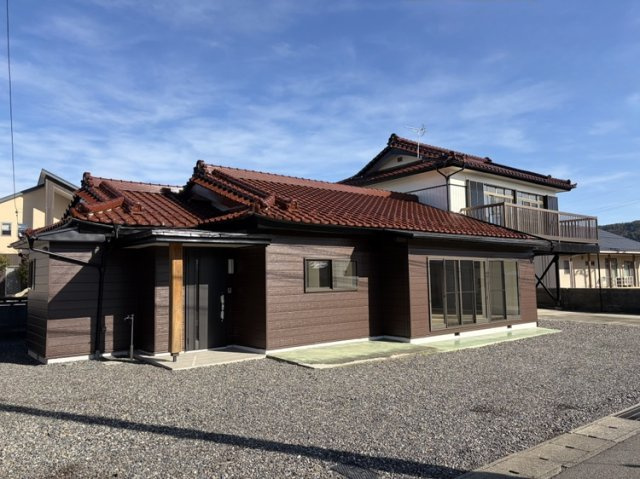 辰野町伊那富　中古住宅の外観