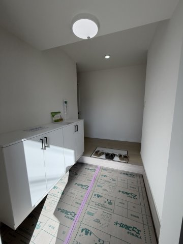 辰野町伊那富　中古住宅の玄関