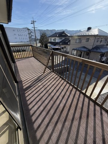 辰野町伊那富　中古住宅のバルコニー