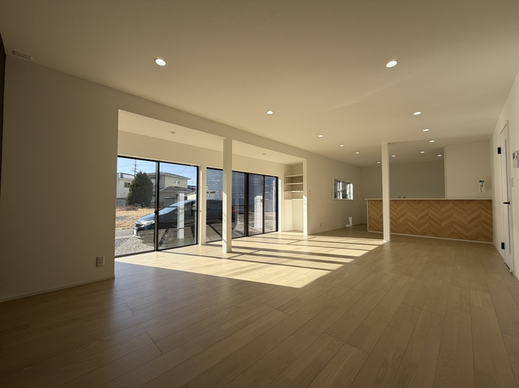 辰野町伊那富　中古住宅の居間・リビング