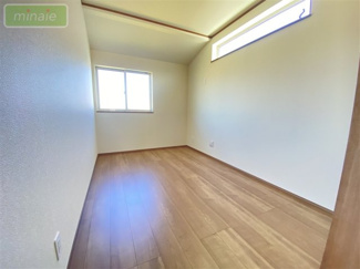 【洋室】 | ファミリークローク　リビングイン階段　夏見3　限定1棟 | 施工例