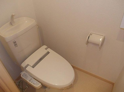 【トイレ】 | アニューグレイス新井薬師 | 温水洗浄便座付き。