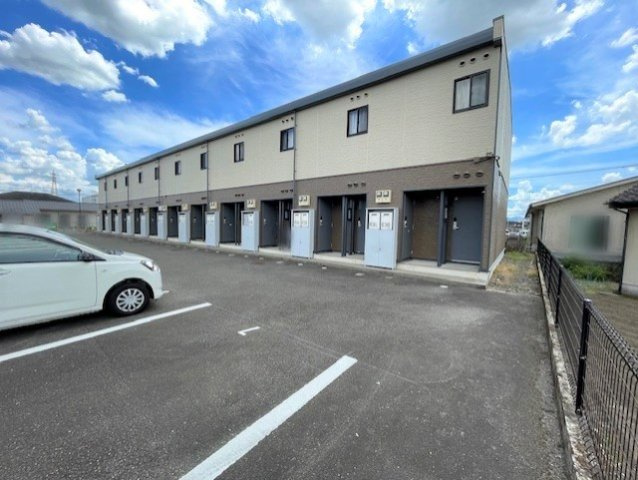 レオパレスパルミエの外観