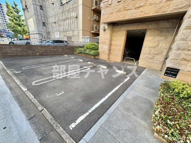 プレサンス名古屋駅前グランヴィルの駐車場