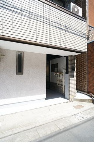 シャリエール森下のエントランス