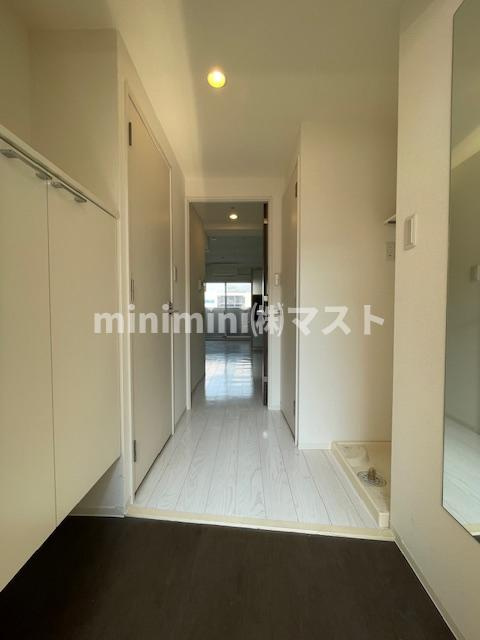 セレニテ北久宝寺の玄関