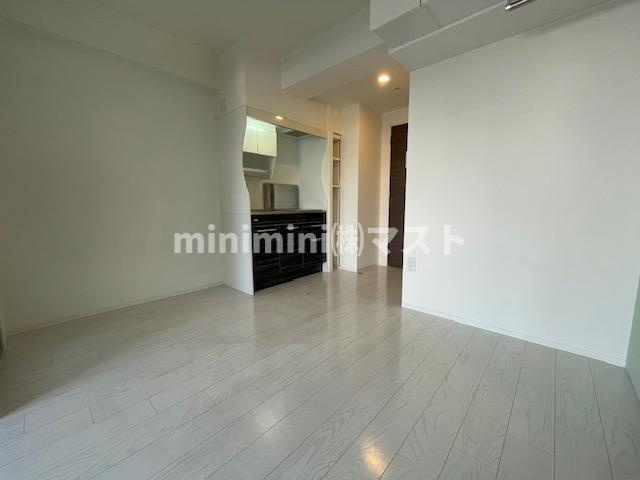 セレニテ北久宝寺の居間・リビング