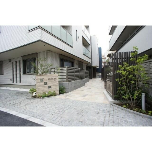 Ｓｏｕｔｈ　Ｓｉｄｅ　１１　サウスサイドイレブンのエントランス