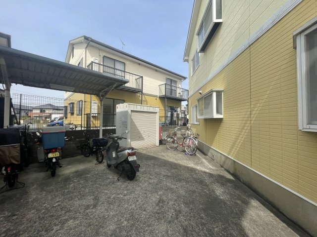 スカイハイツ内橋Ⅰ C棟の駐車場