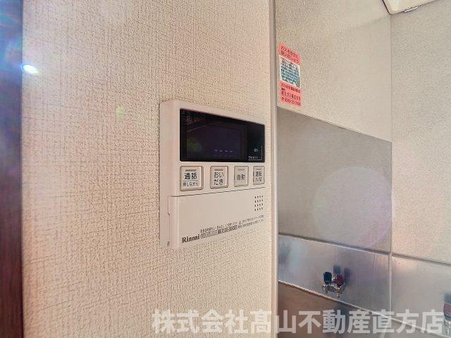 直方市大字感田のアパートの駐車場