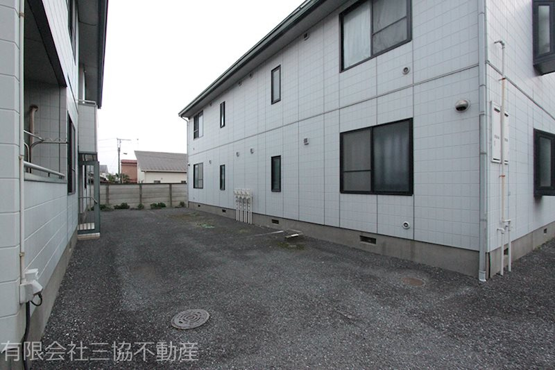 飯能市本町のアパートの外観|敷地内台数制限あり（要確認）