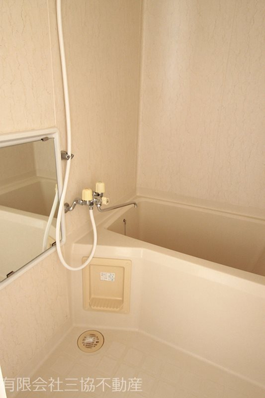 飯能市本町のアパートの浴室|バス・トイレ別仕様