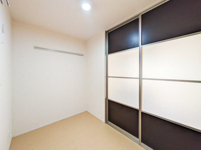 【洋室】 | ソレアード | 使い勝手のいい洋室です