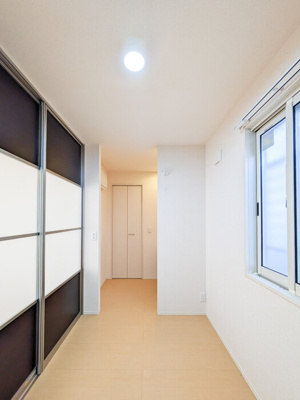 【洋室】 | ソレアード | 明るい洋室です