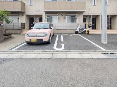 【駐車場】 | ソレアード | 駐車場があるので、車を買う予定の方も安心です
