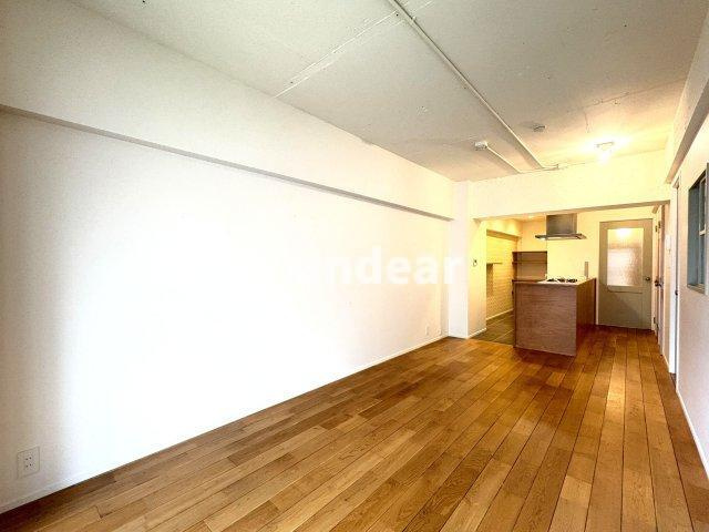 ソフトタウン小島町の居間・リビング|ドキドキの新生活も、安心してスタート。ぴったりの住まいを見つけませんか？クランディアが一緒に住まい選びをサポートします‼　まずは、お気軽にお問合せください　＃クランディア