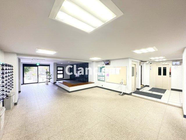 ソフトタウン小島町のロビー|ドキドキの新生活も、安心してスタート。ぴったりの住まいを見つけませんか？クランディアが一緒に住まい選びをサポートします‼　まずは、お気軽にお問合せください　＃クランディア