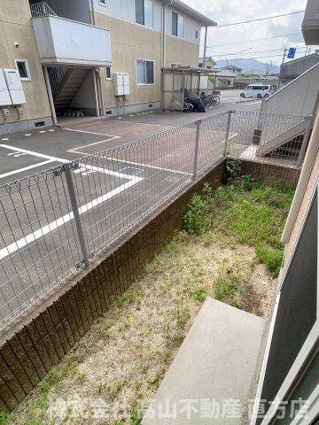 フローラHiB棟の庭