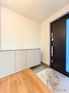 【玄関】 | 綾瀬市深谷上5丁目 Ｂ棟 | シューズボックス付