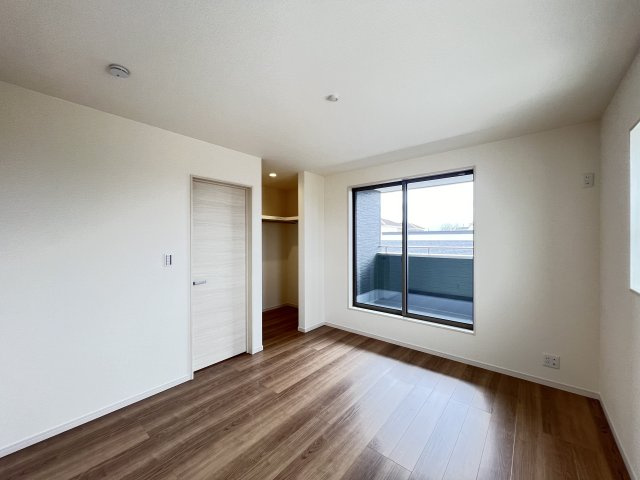 桜井市大豆越７期全5棟の寝室|開放的な寝室7帖です　ウォークインクローゼット付き