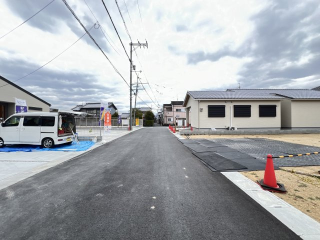 桜井市大豆越７期全5棟の前面道路含む現地写真