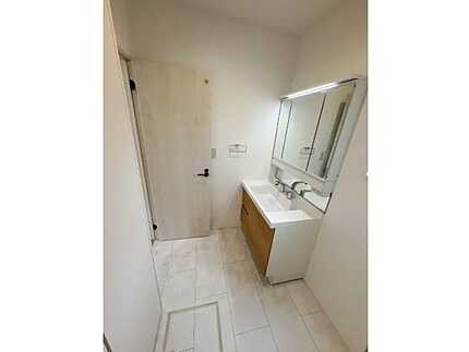 広島市安佐南区相田３丁目　新築一戸建ての独立洗面台