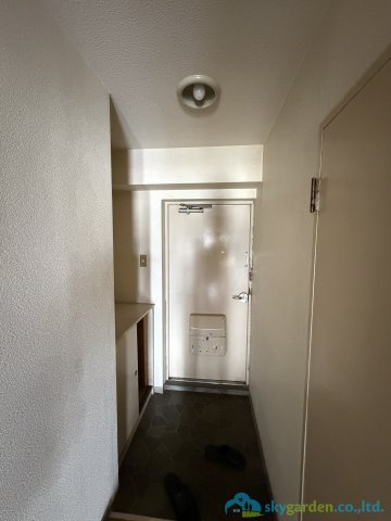 美和プラザ小田原の玄関