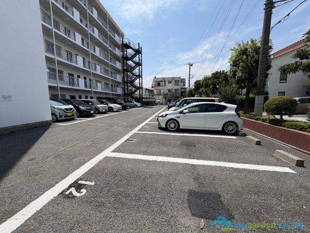 美和プラザ小田原の駐車場