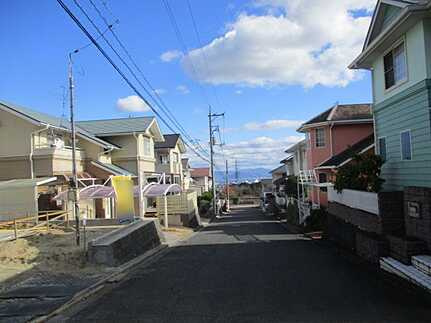 廿日市市四季が丘５丁目の前面道路含む現地写真