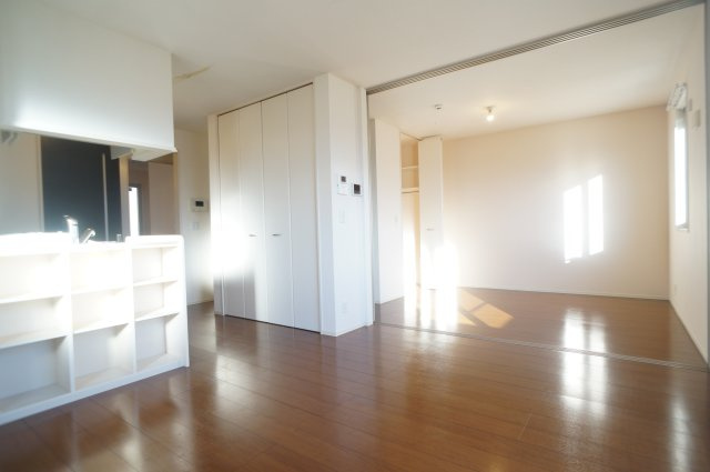 シャルマン　ヴィラージュＤ棟の居間・リビング