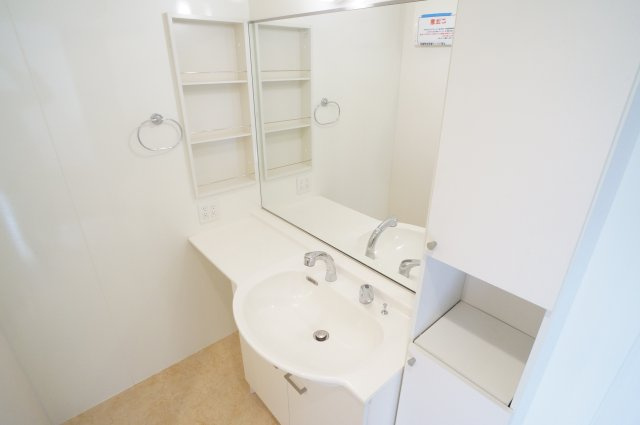 シャルマン　ヴィラージュＤ棟の洗面所