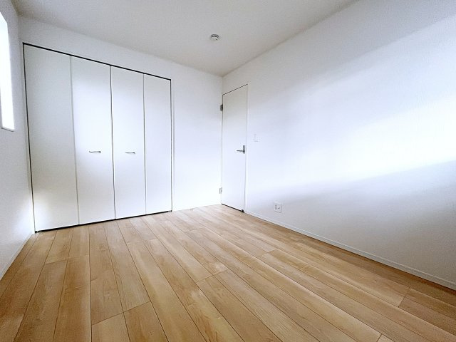 新築戸建・新築建売　郡山市富久山町久保田第29　行健小・行健中の洋室|ナチュラルな光が差し込む2面採光の洋室です！ホワイト基調で清楚感たっぷり♪